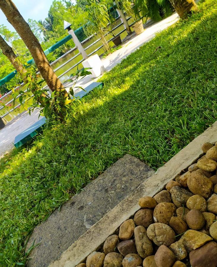 River Side Holiday Inn Weligama Ngoại thất bức ảnh