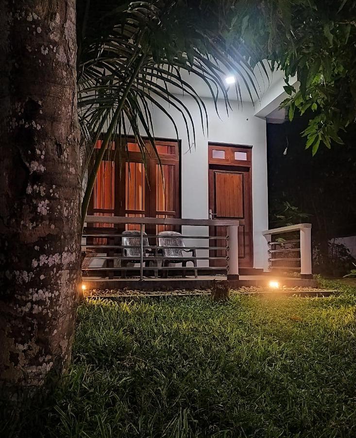 River Side Holiday Inn Weligama Ngoại thất bức ảnh